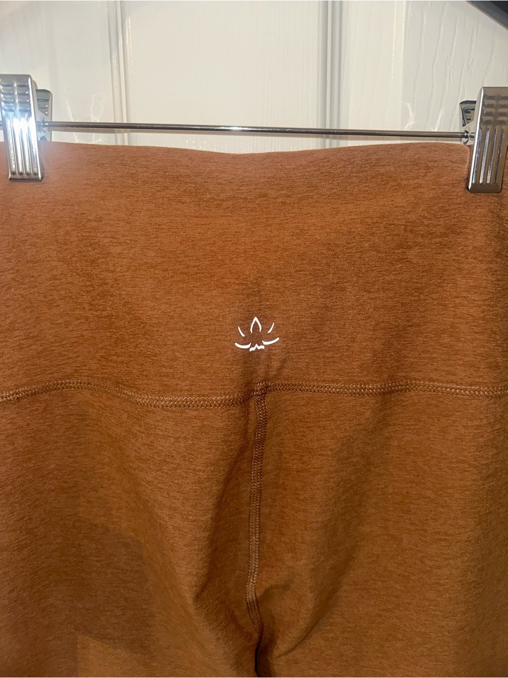 Beyond Yoga Brown High-Rise Leggings - Picture 12 of 13